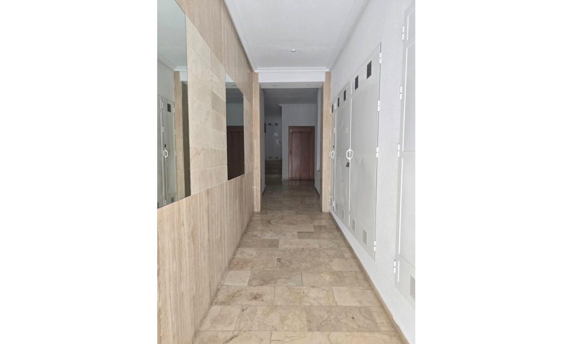 Wiederverkauf - Wohnung -
Torrevieja - Playa del Cura