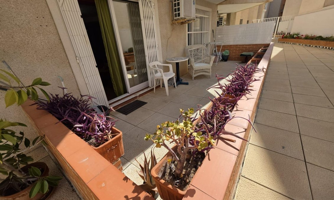 Revânzare - Apartament -
Torrevieja - Estacion De Autobuses