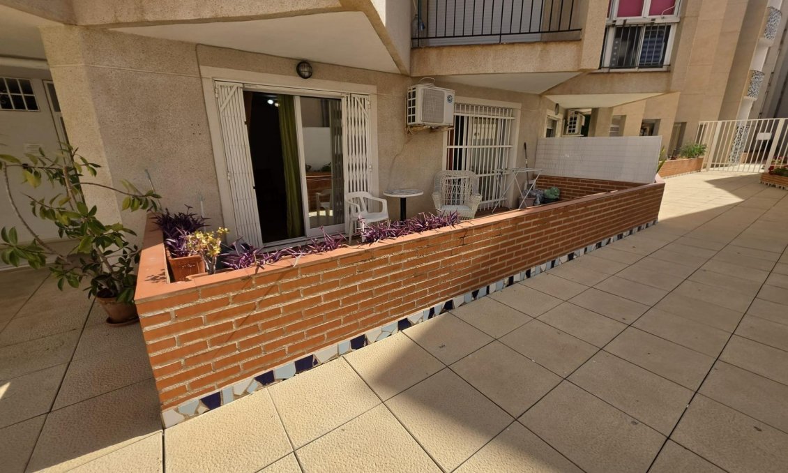 Revânzare - Apartament -
Torrevieja - Estacion De Autobuses