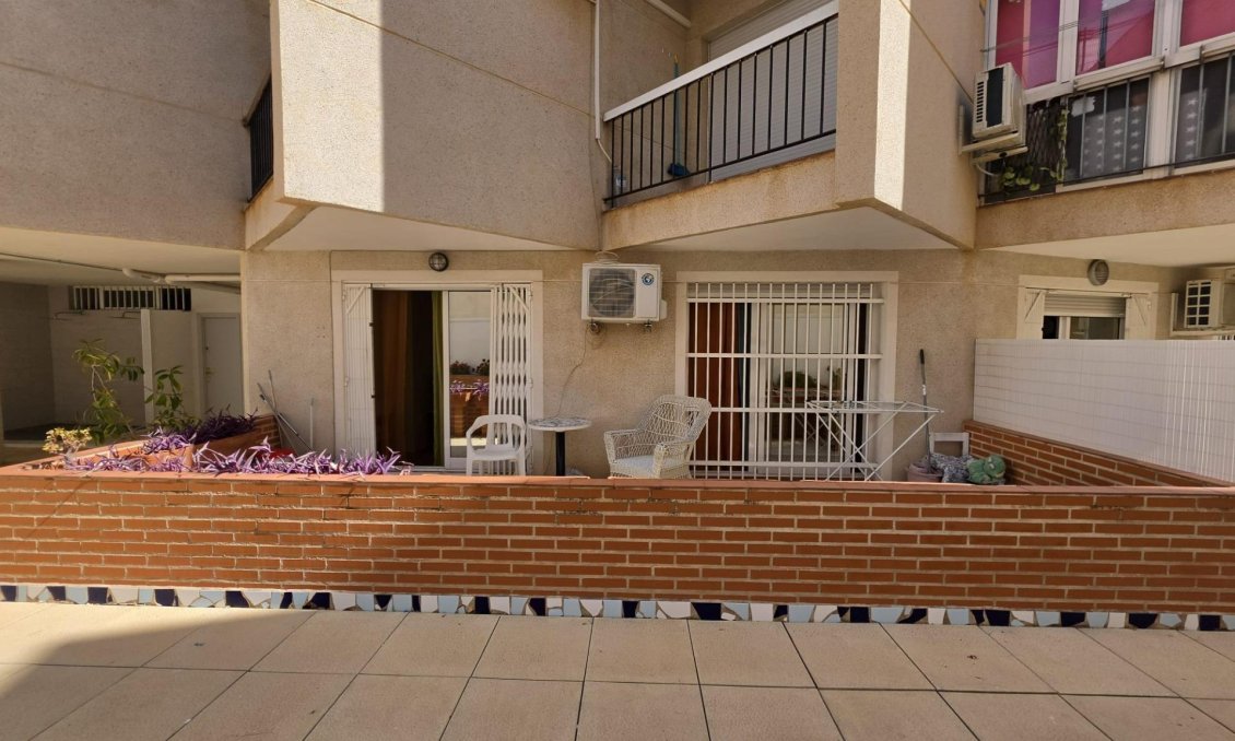 Revânzare - Apartament -
Torrevieja - Estacion De Autobuses