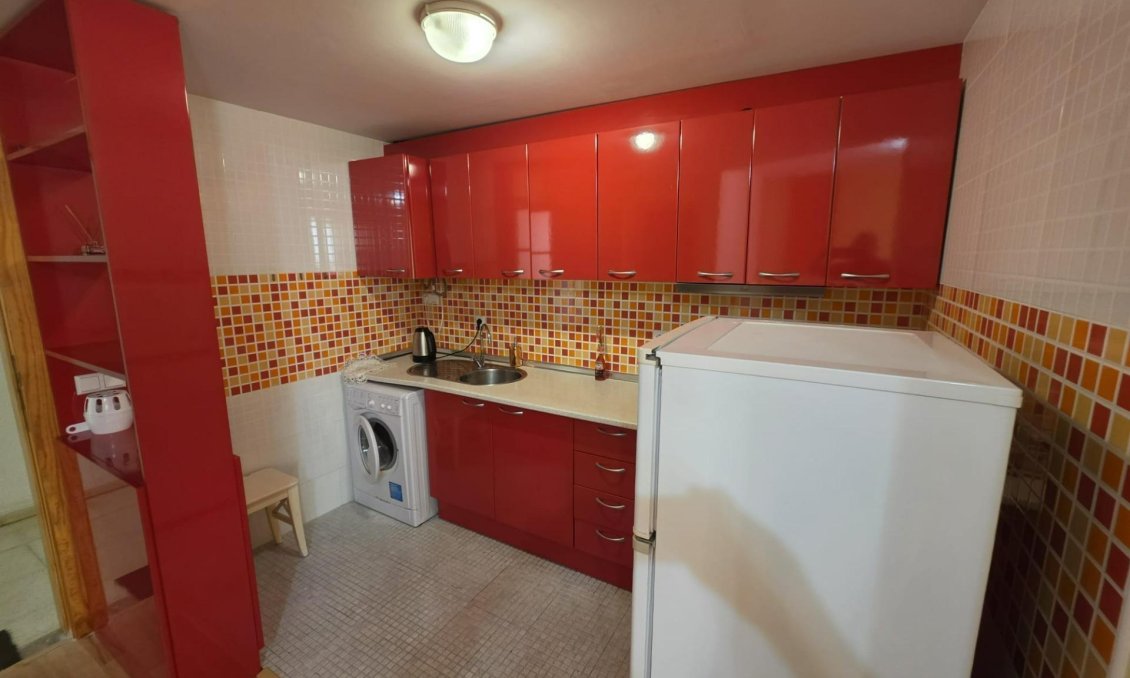 Revânzare - Apartament -
Torrevieja - Estacion De Autobuses
