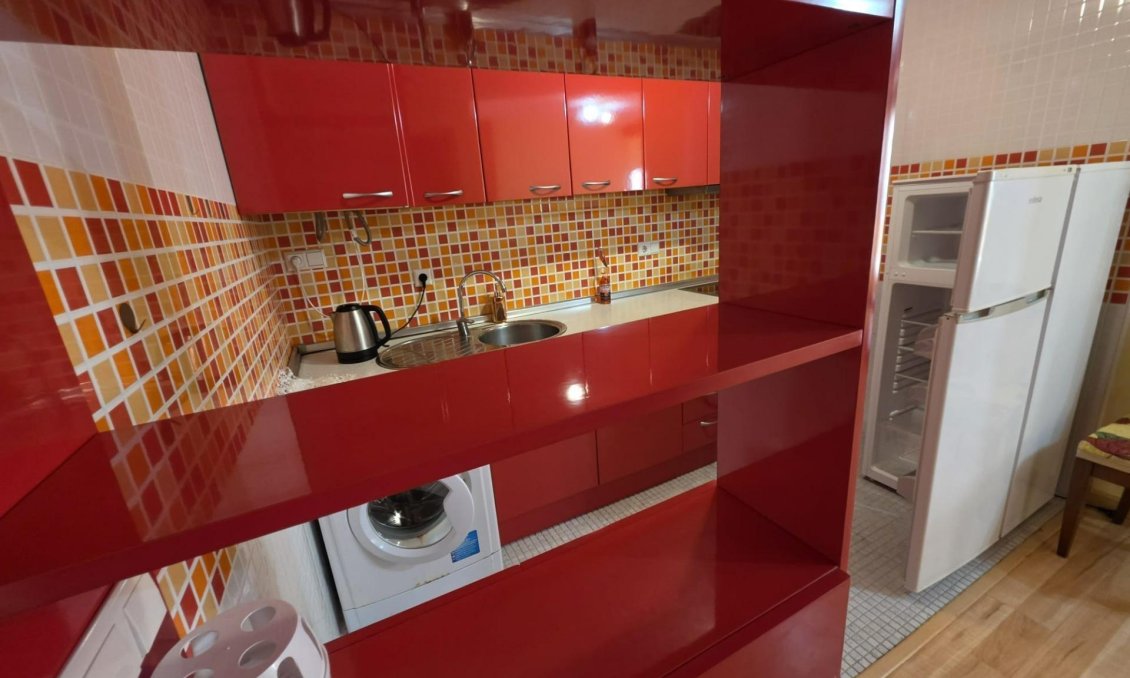 Revânzare - Apartament -
Torrevieja - Estacion De Autobuses