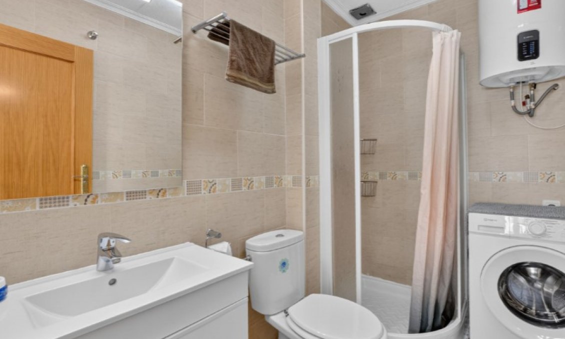Revânzare - Casă înșiruită -
Torrevieja - Costa Blanca