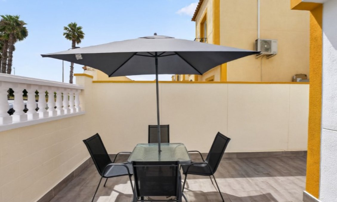 Revânzare - Casă înșiruită -
Torrevieja - Costa Blanca