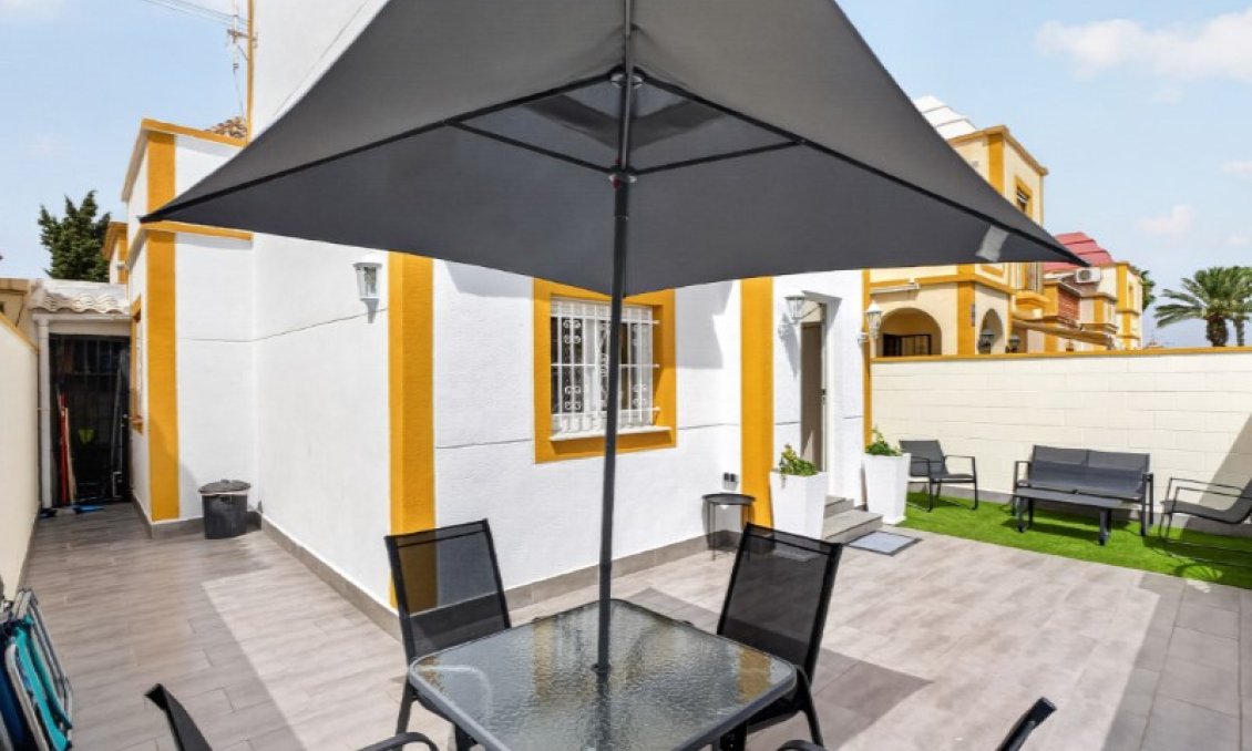 Revânzare - Casă înșiruită -
Torrevieja - Costa Blanca