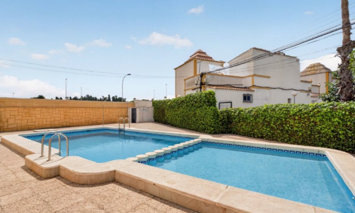 Revânzare - Casă înșiruită -
Torrevieja - Costa Blanca