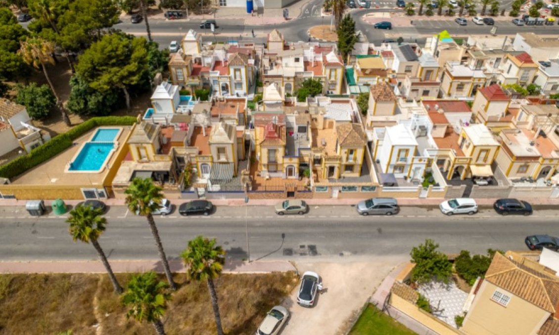 Revânzare - Casă înșiruită -
Torrevieja - Costa Blanca