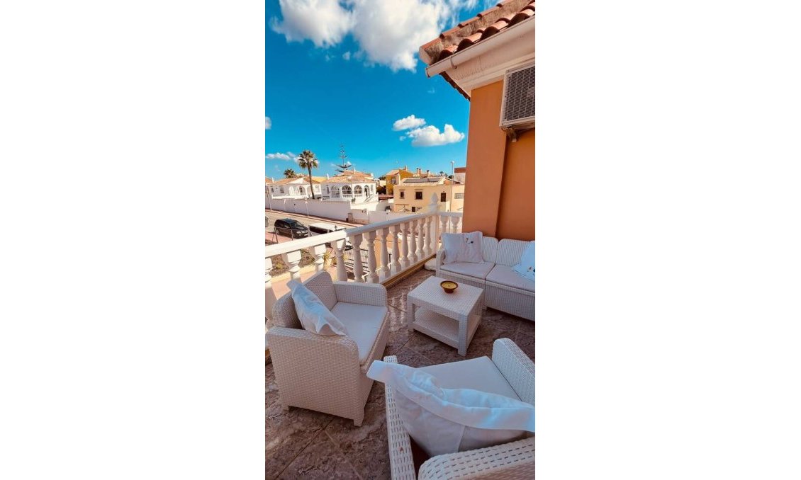 Revânzare - Apartament -
Villamartin - Costa Blanca