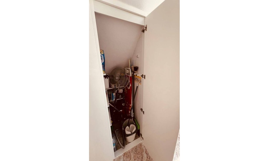 Revânzare - Apartament -
Villamartin - Costa Blanca