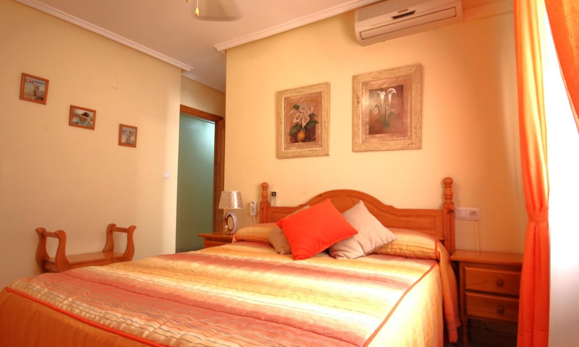 Wiederverkauf - Wohnung -
Torrevieja - Las Piscinas Naturales