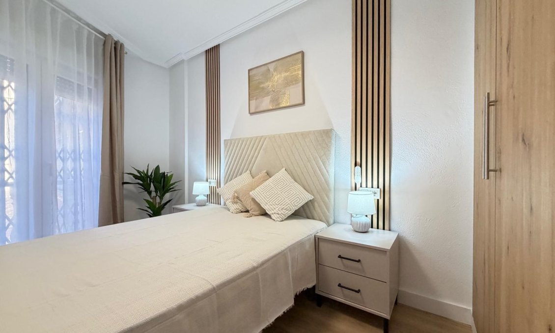 Wiederverkauf - Wohnung -
Torrevieja - Playa de los Locos