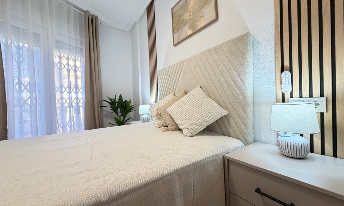Wiederverkauf - Wohnung -
Torrevieja - Playa de los Locos