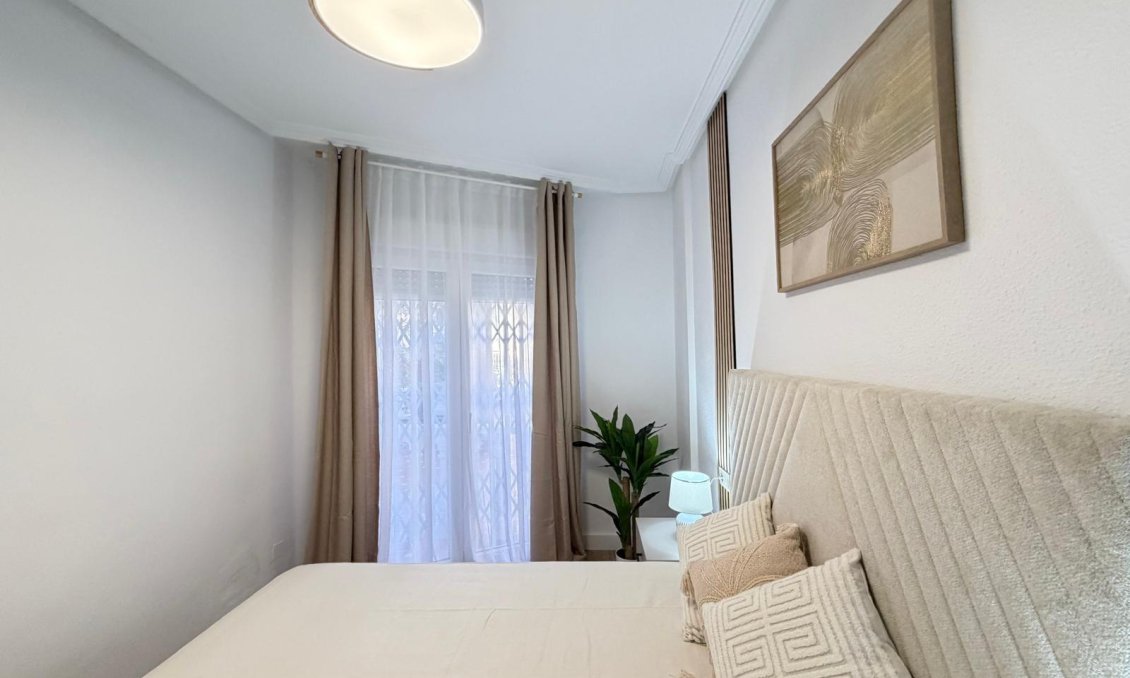 Wiederverkauf - Wohnung -
Torrevieja - Playa de los Locos