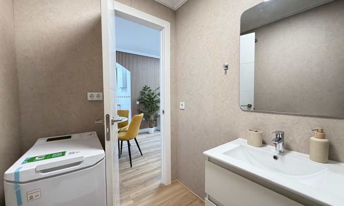 Wiederverkauf - Wohnung -
Torrevieja - Playa de los Locos