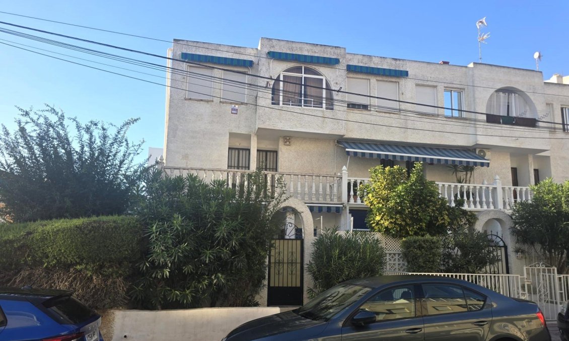 Revânzare - Duplex -
Torrevieja - Habaneras