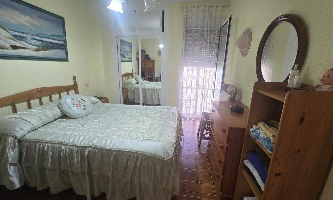 Revânzare - Duplex -
Torrevieja - Habaneras