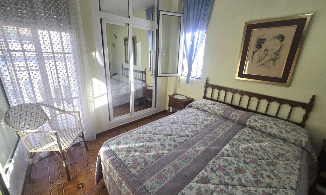 Revânzare - Duplex -
Torrevieja - Habaneras