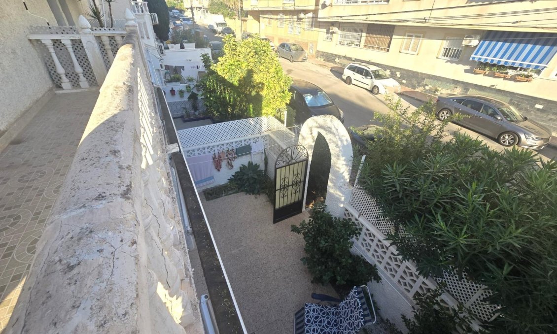Revânzare - Duplex -
Torrevieja - Habaneras