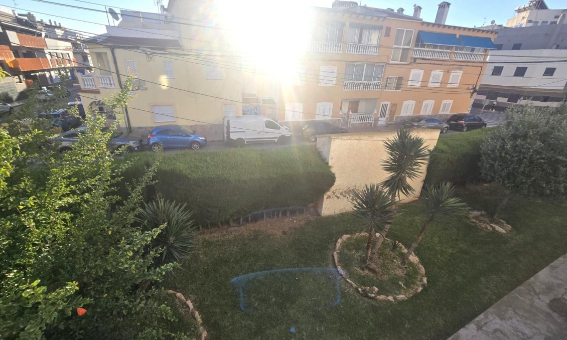 Revânzare - Duplex -
Torrevieja - Habaneras