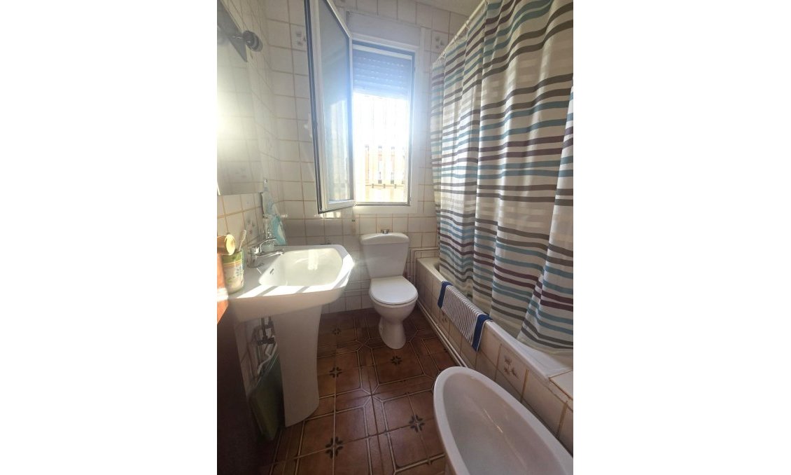Revânzare - Duplex -
Torrevieja - Habaneras