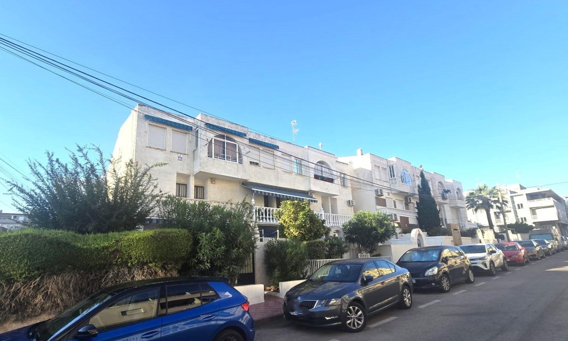 Revânzare - Duplex -
Torrevieja - Habaneras