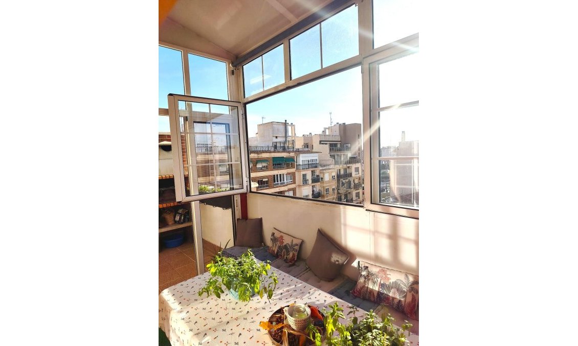 Wiederverkauf - Wohnung -
Torrevieja - Centro