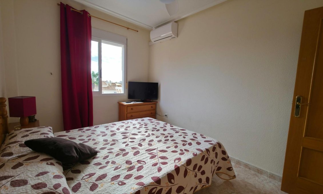 Segunda mano - Apartamento -
Torrevieja - Torreblanca