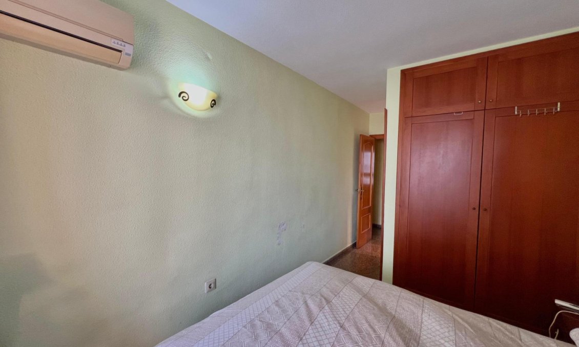 Segunda mano - Apartamento -
Torrevieja - Puerto Deportivo