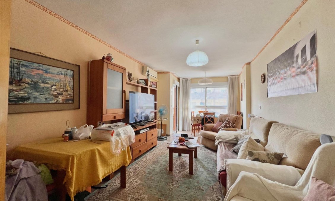 Segunda mano - Apartamento -
Torrevieja - Puerto Deportivo