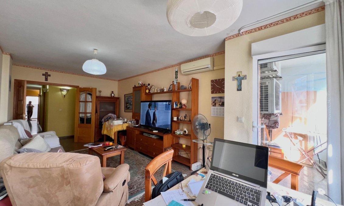 Segunda mano - Apartamento -
Torrevieja - Puerto Deportivo
