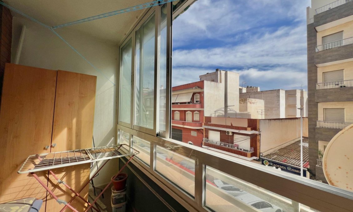 Segunda mano - Apartamento -
Torrevieja - Puerto Deportivo