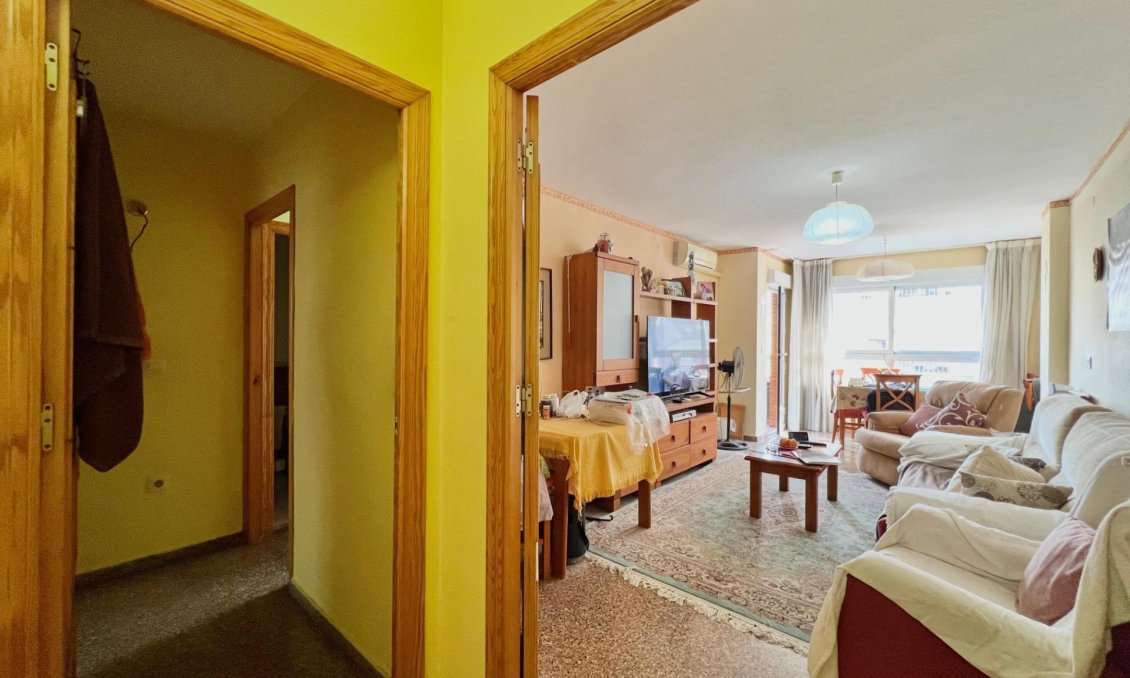 Segunda mano - Apartamento -
Torrevieja - Puerto Deportivo