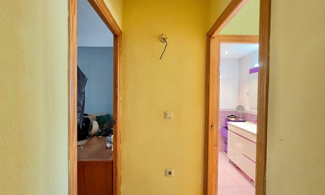 Segunda mano - Apartamento -
Torrevieja - Puerto Deportivo