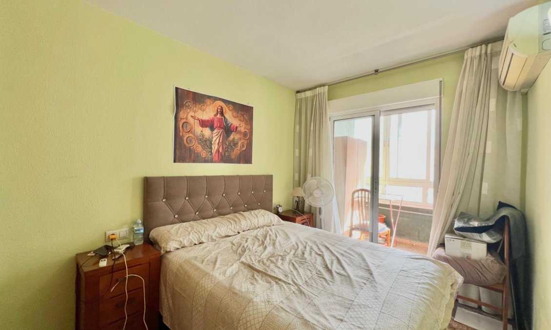 Segunda mano - Apartamento -
Torrevieja - Puerto Deportivo