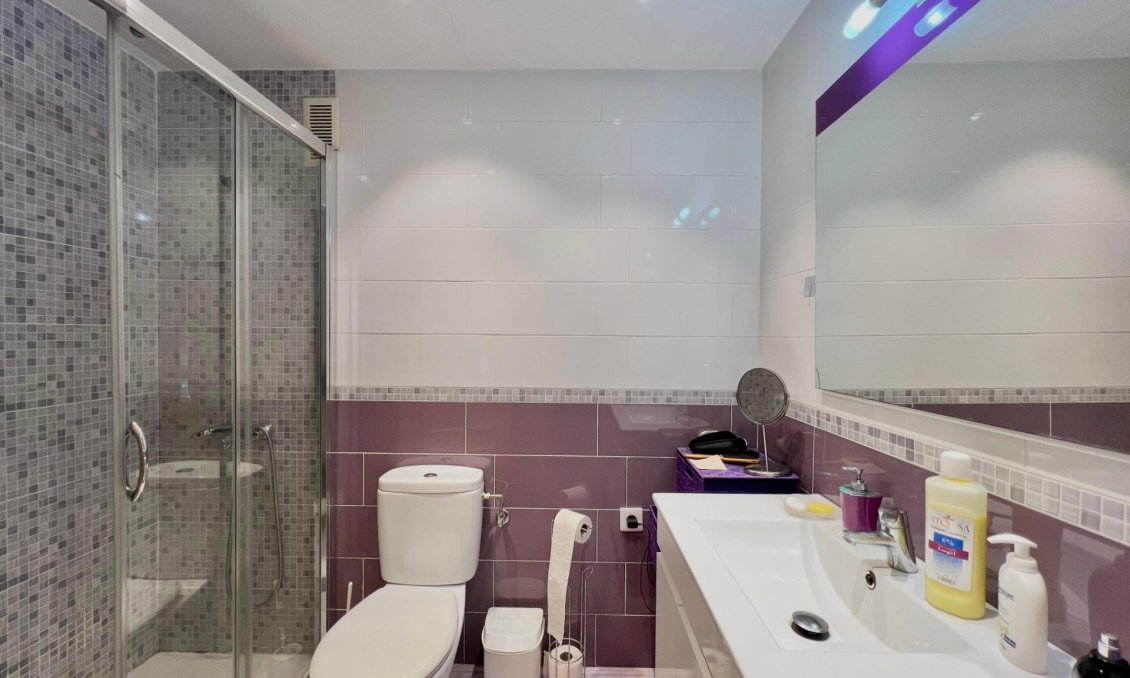Segunda mano - Apartamento -
Torrevieja - Puerto Deportivo