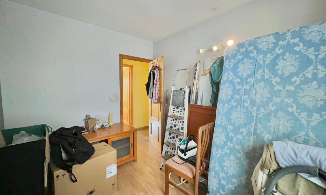 Segunda mano - Apartamento -
Torrevieja - Puerto Deportivo