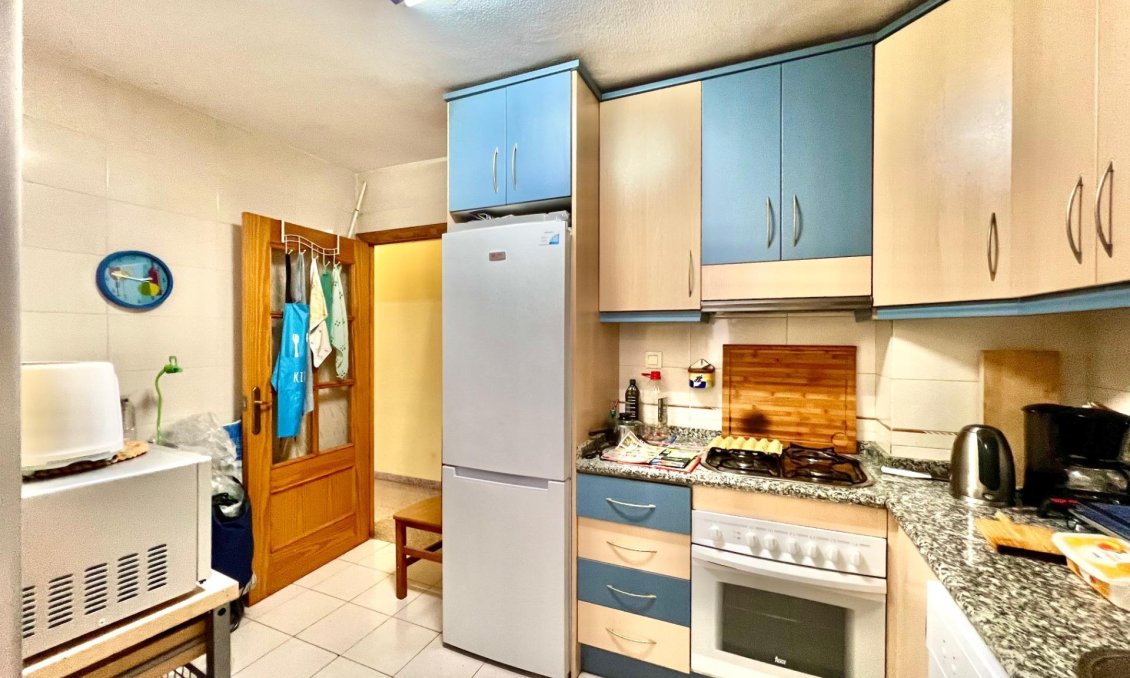 Segunda mano - Apartamento -
Torrevieja - Puerto Deportivo