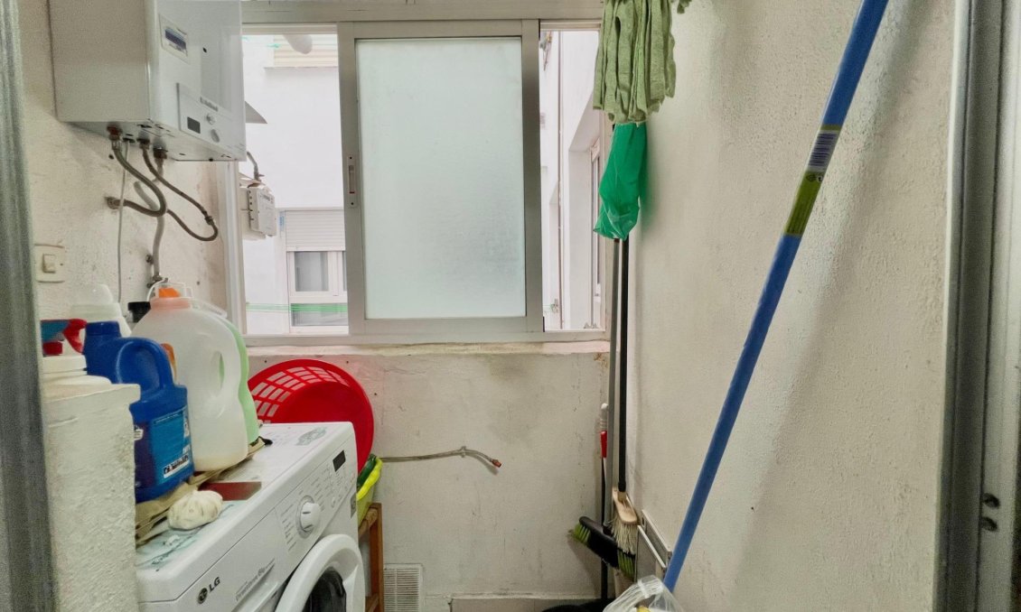 Segunda mano - Apartamento -
Torrevieja - Puerto Deportivo