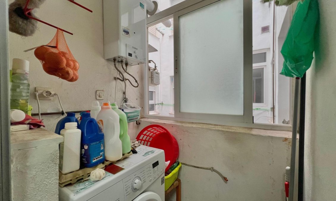 Segunda mano - Apartamento -
Torrevieja - Puerto Deportivo