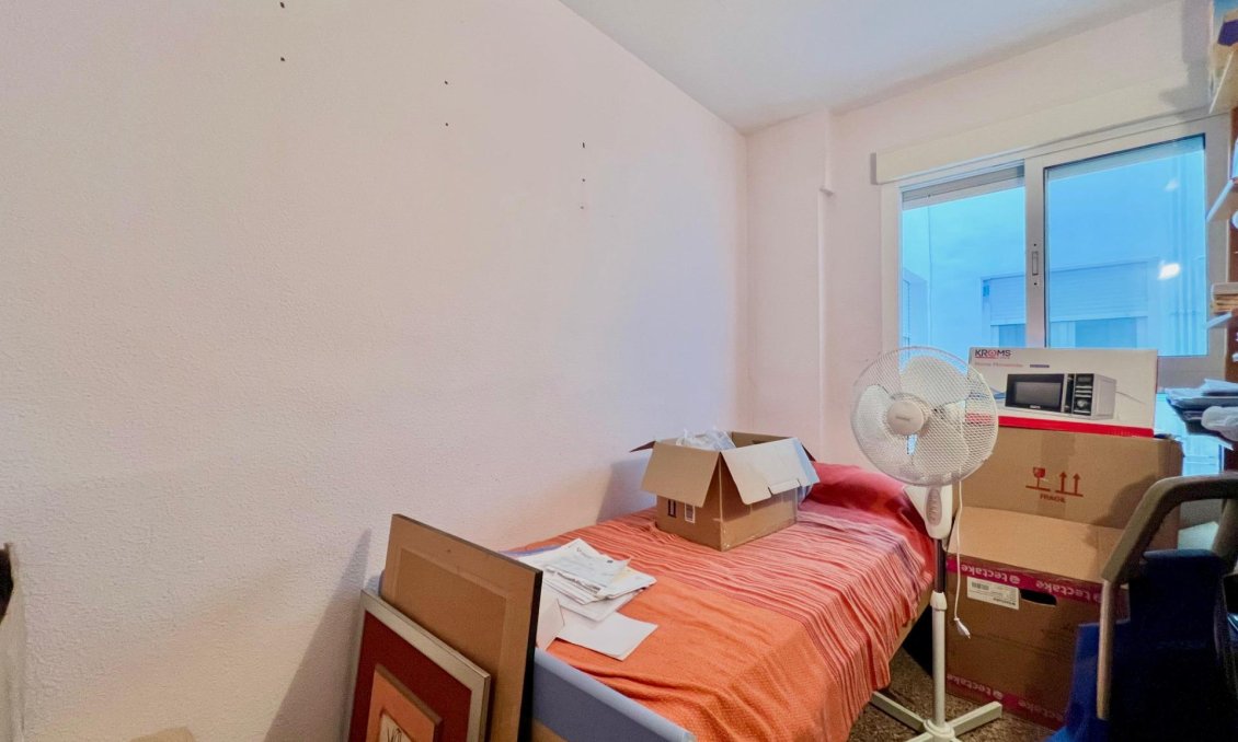 Segunda mano - Apartamento -
Torrevieja - Puerto Deportivo