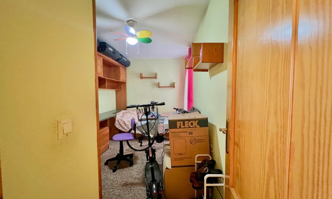 Segunda mano - Apartamento -
Torrevieja - Puerto Deportivo