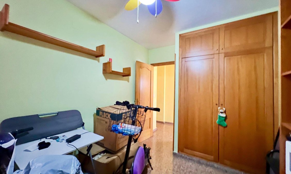 Segunda mano - Apartamento -
Torrevieja - Puerto Deportivo