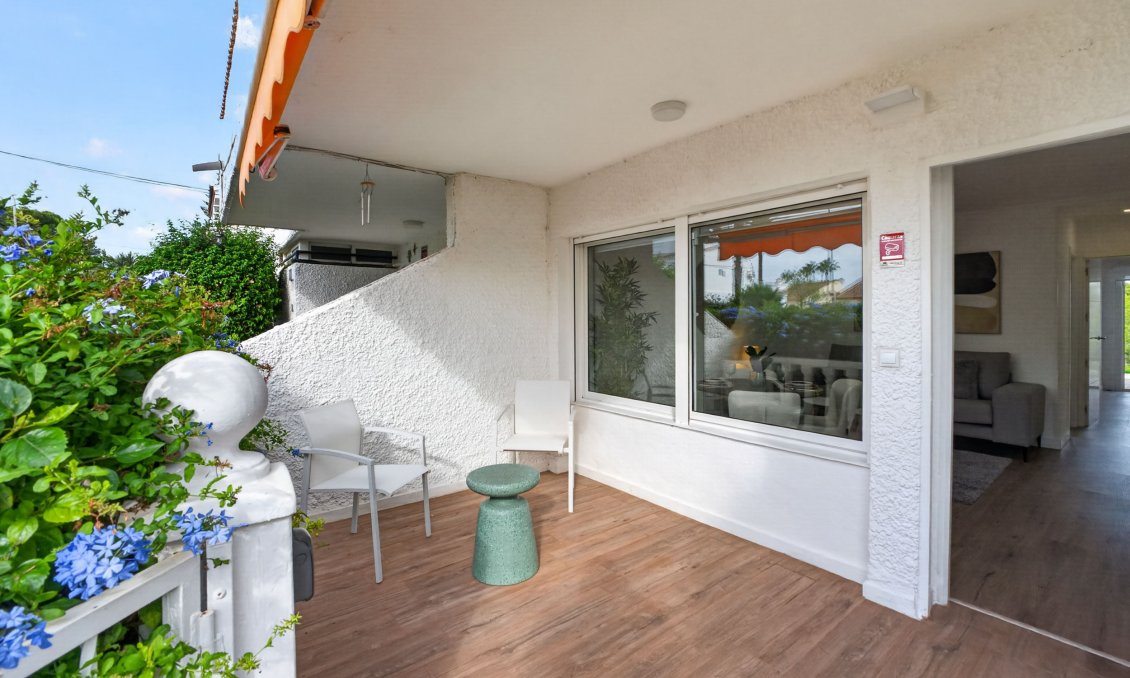 Revânzare - Apartament -
Villamartin - Costa Blanca
