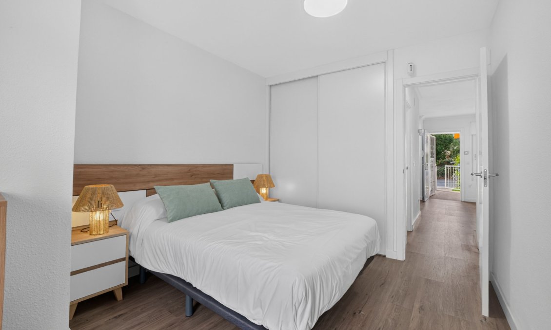 Revânzare - Apartament -
Villamartin - Costa Blanca