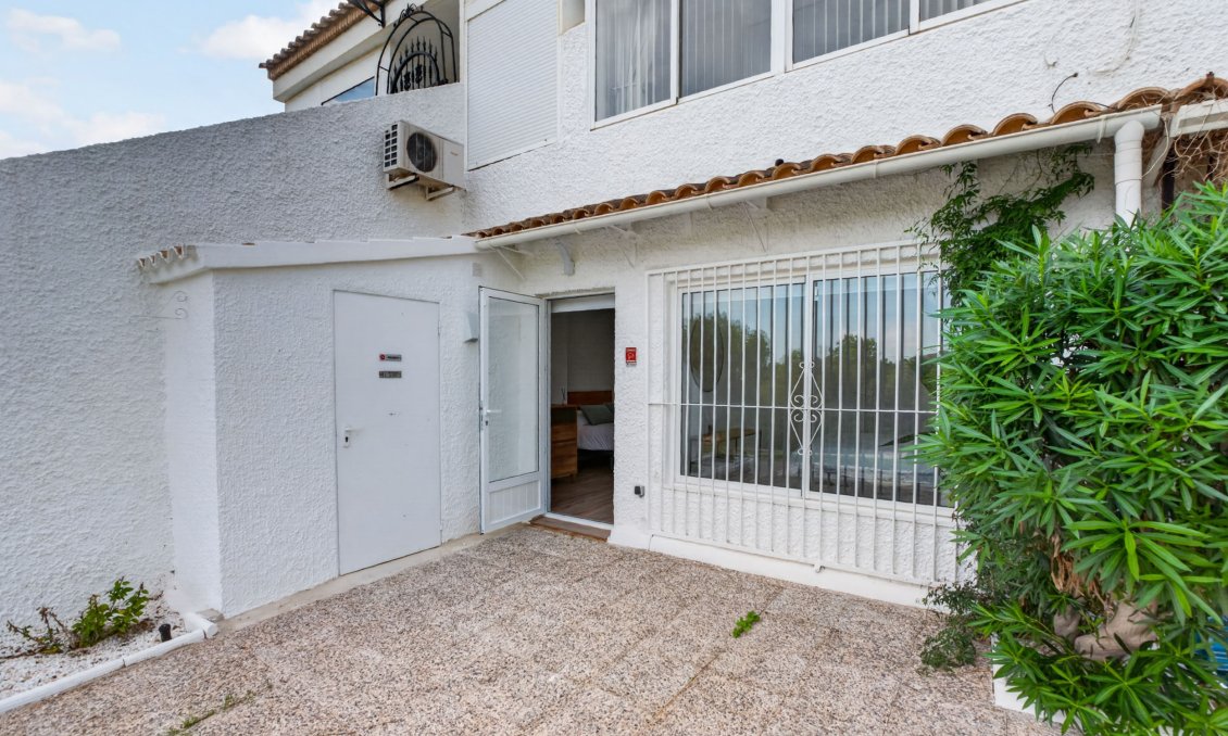 Revânzare - Apartament -
Villamartin - Costa Blanca