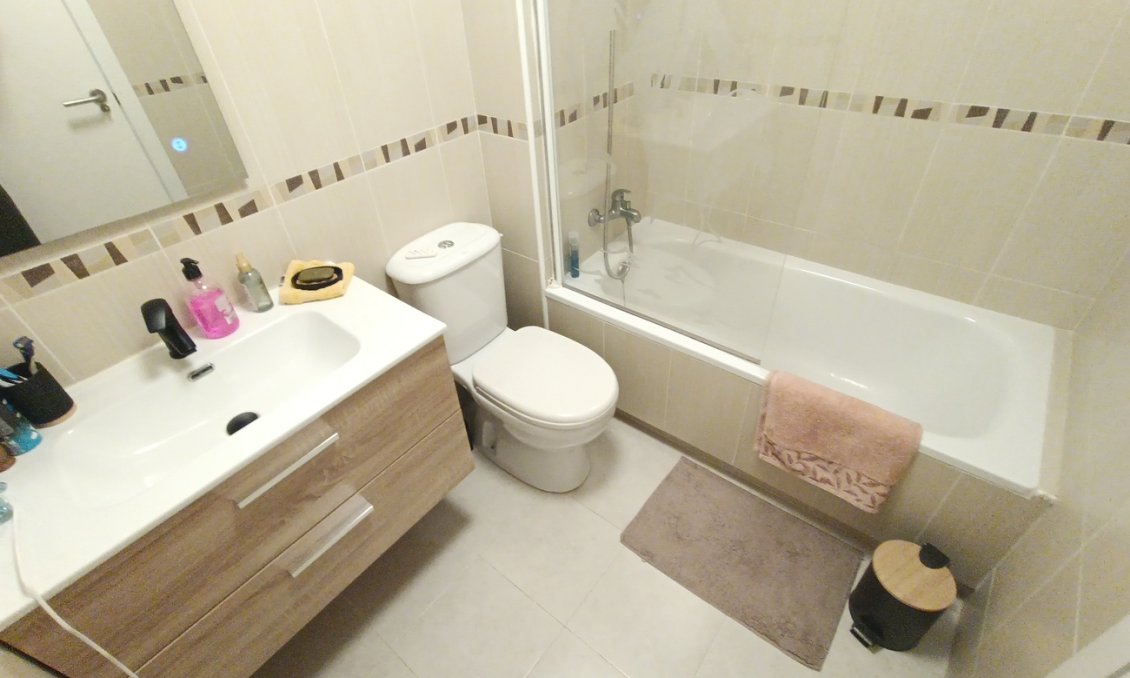 Revânzare - Apartament -
Sucina - Inland