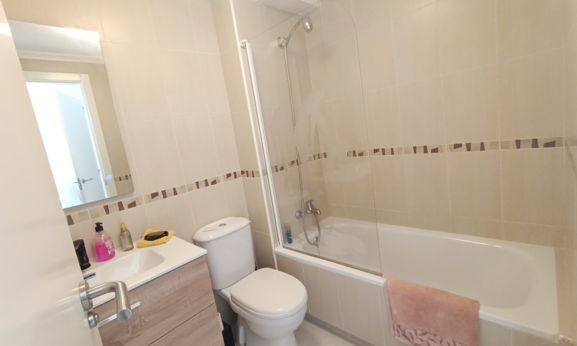Revânzare - Apartament -
Sucina - Inland