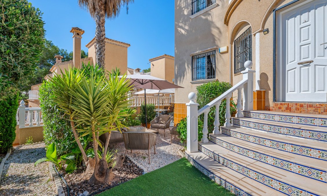 Segunda mano - Villa -
Villamartin - Costa Blanca