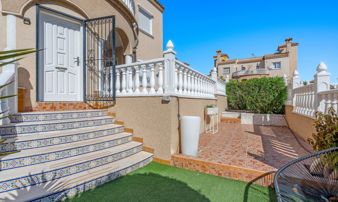 Segunda mano - Villa -
Villamartin - Costa Blanca