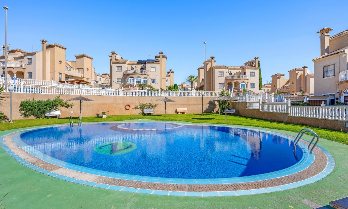 Segunda mano - Villa -
Villamartin - Costa Blanca